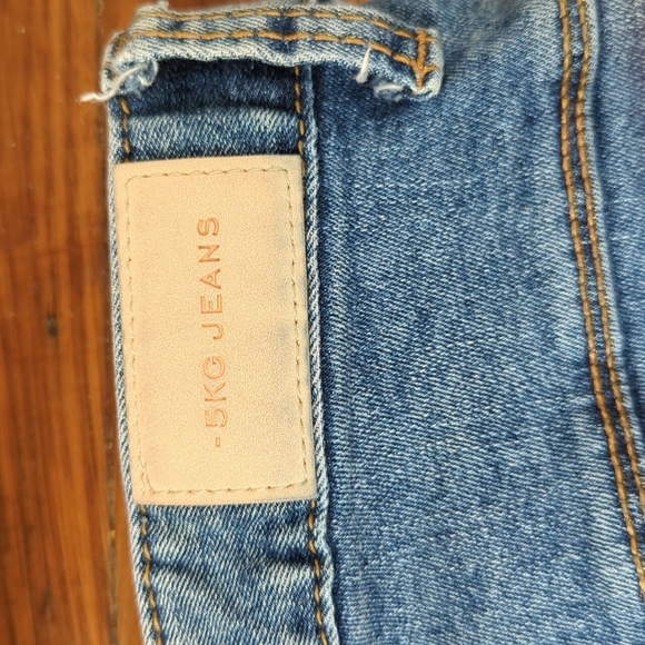 Chuu -5kg Skinny Jeans - Picture 3 of 7